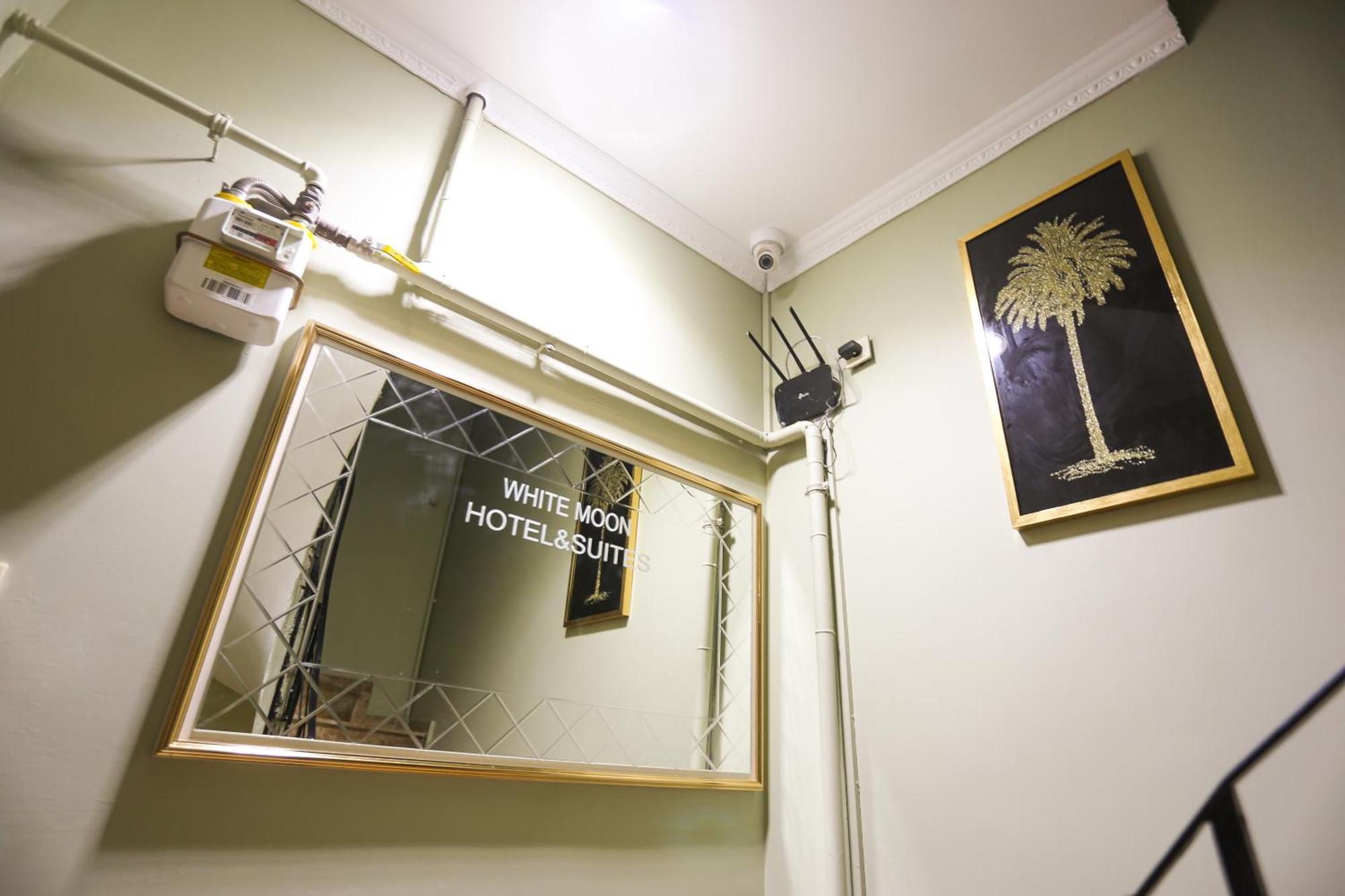 Whitemoon Hotel Suites Taksim Истанбул Екстериор снимка