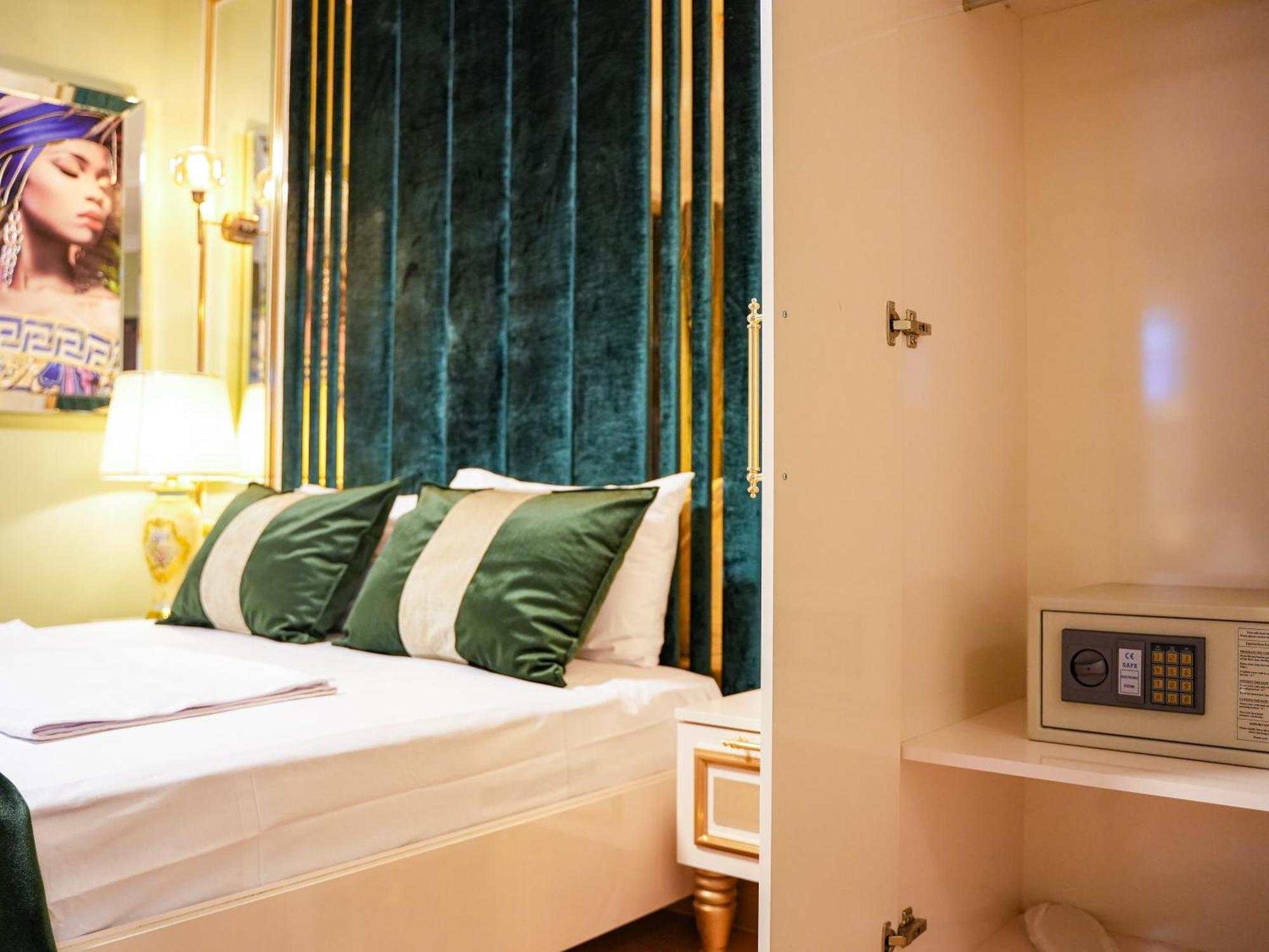 Whitemoon Hotel Suites Taksim Истанбул Екстериор снимка